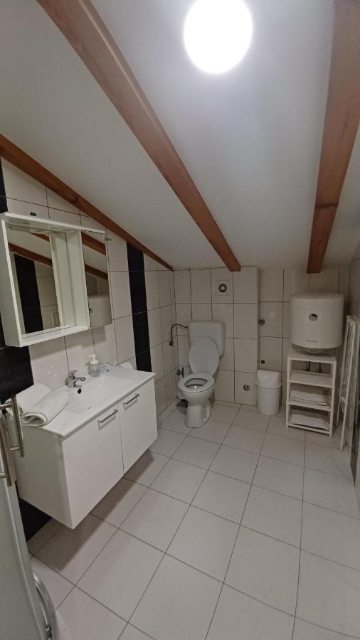 Apartmani Amra Novi Vinodolski Buitenkant foto