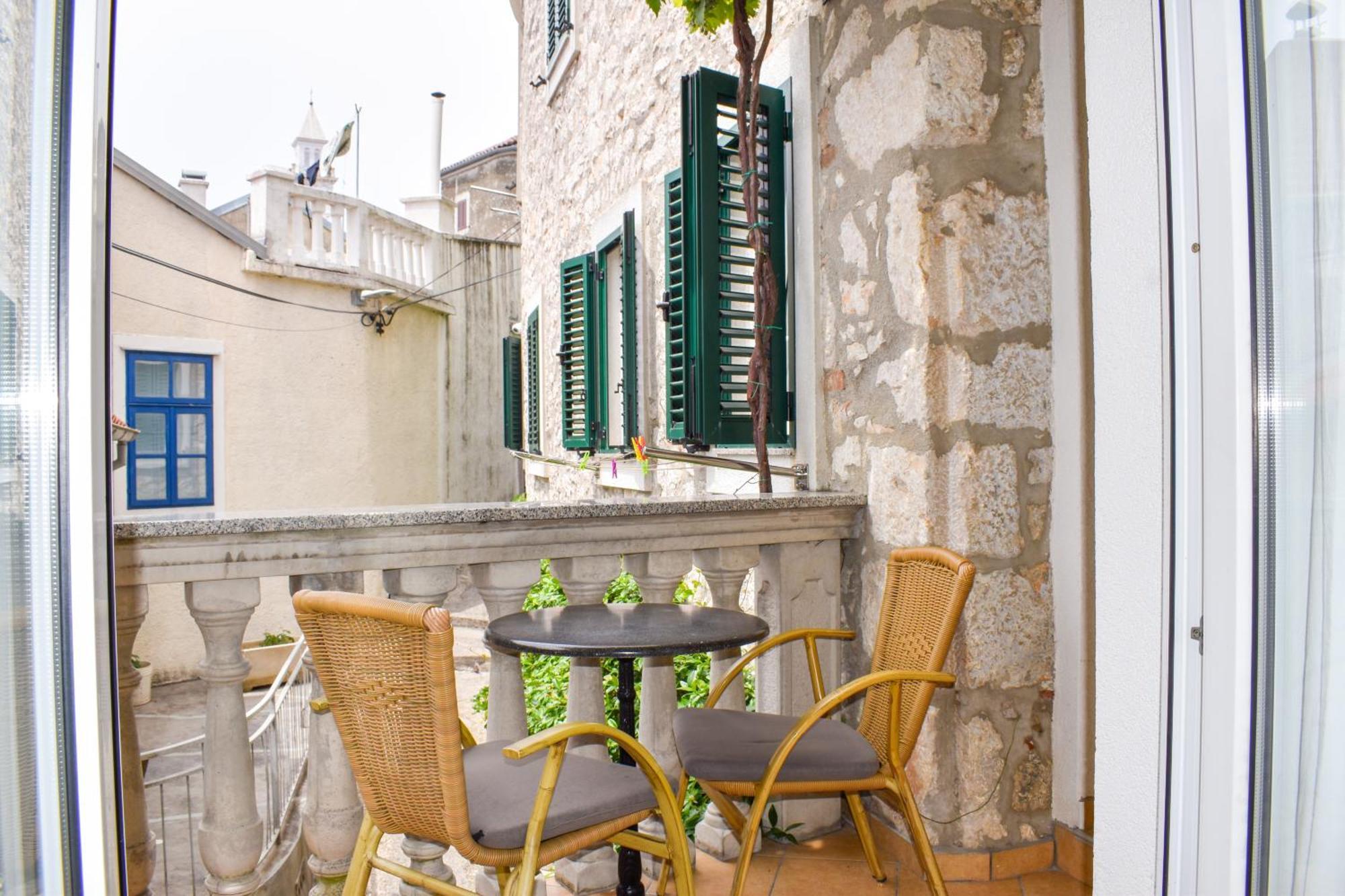 Apartmani Amra Novi Vinodolski Buitenkant foto