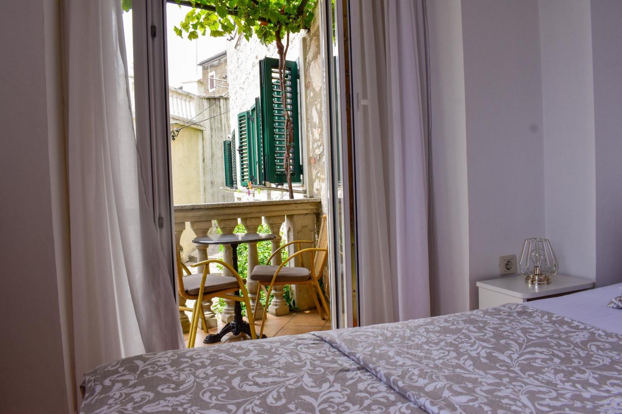 Apartmani Amra Novi Vinodolski Buitenkant foto