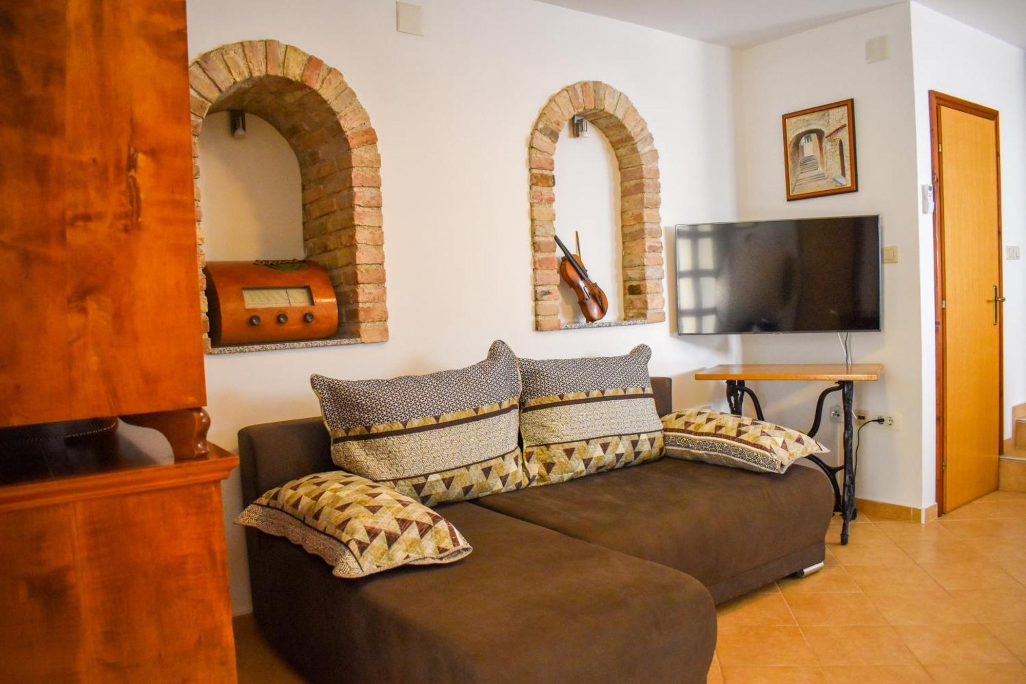 Apartmani Amra Novi Vinodolski Buitenkant foto